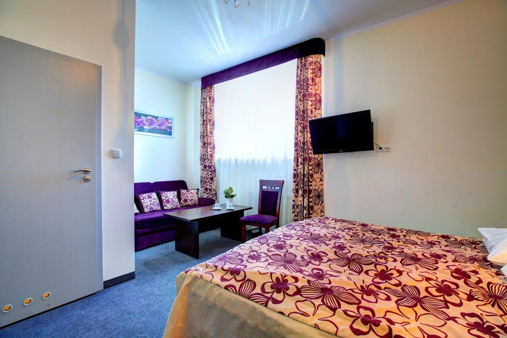 Hostel Evotel Зелонка Экстерьер фото