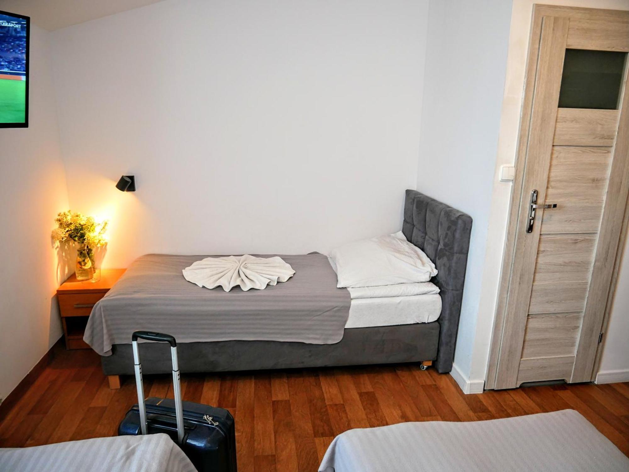Hostel Evotel Зелонка Экстерьер фото
