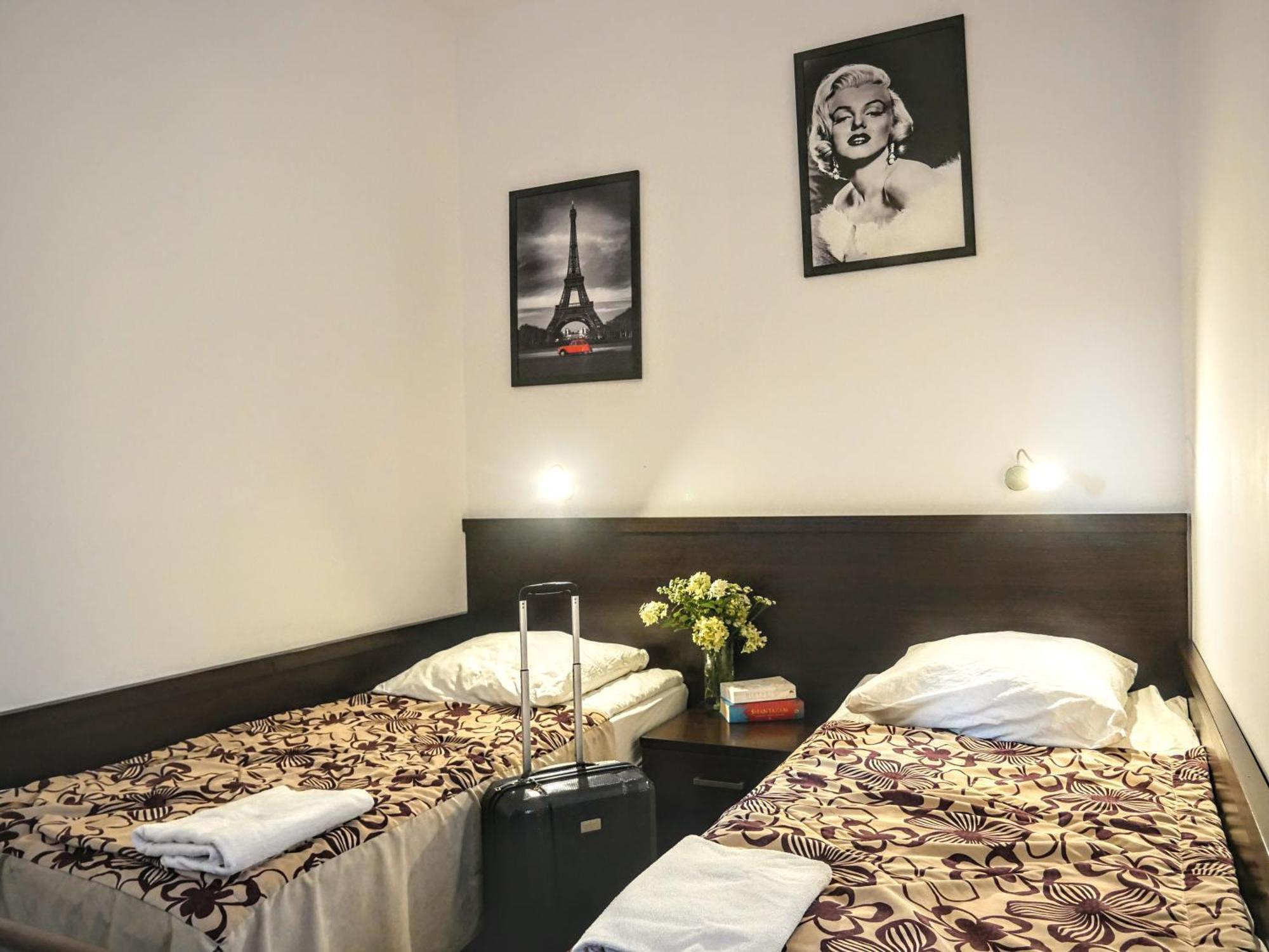 Hostel Evotel Зелонка Экстерьер фото