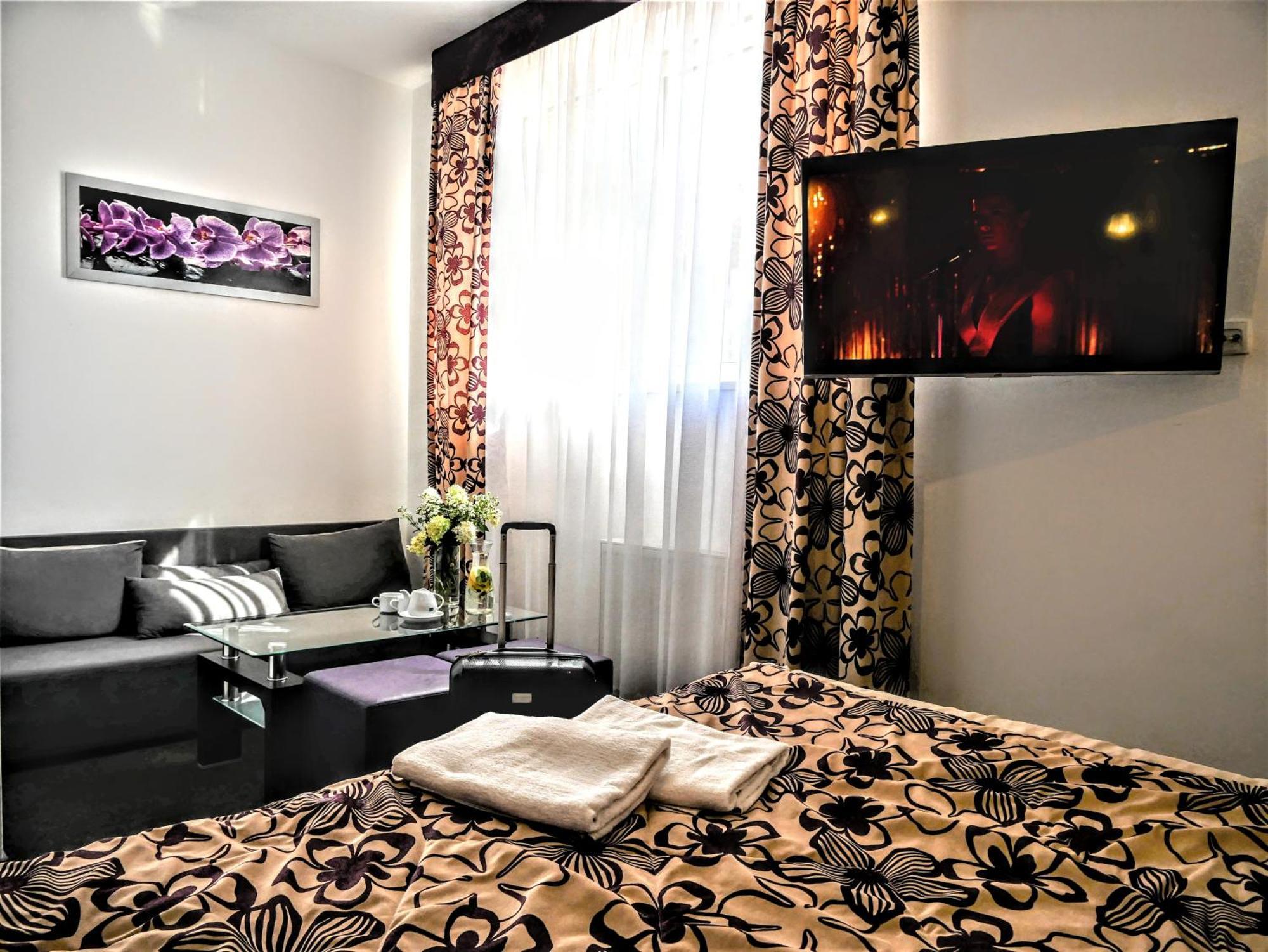 Hostel Evotel Зелонка Экстерьер фото